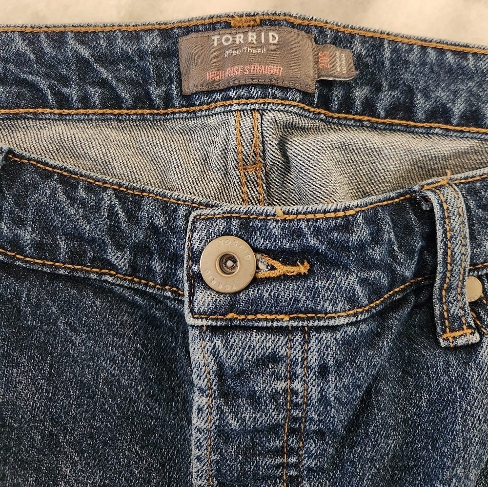 Torrid High Rise | Button Fly | Med-Wash | Classic Denim Jeans - Women 20 SHORT - Picture 7 of 9